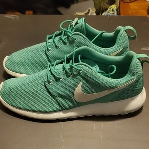 Nike Roshe Run Sport Green Cool White